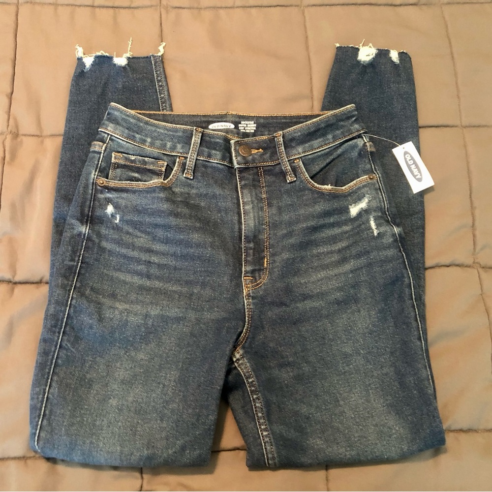 🌀 NWT women’s Old Navy distressed jeans, super skinny, sz 6